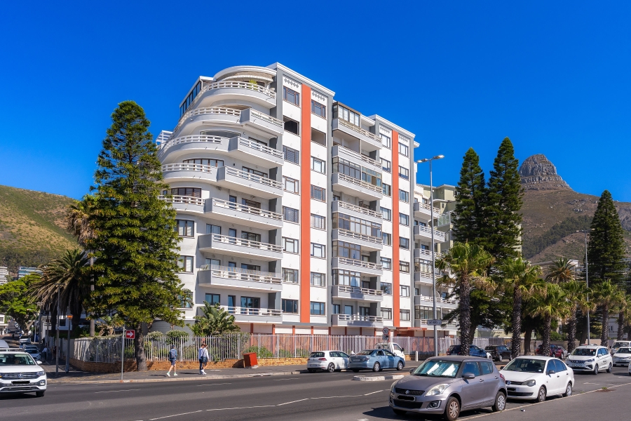 3 Bedroom Property for Sale in Sea Point Western Cape